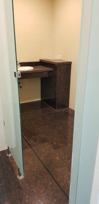 Dijual 800 m2 Gedung Raya Jemursari Surabaya Timur - Gedung Baru Gress 3 Lantai Hadap Nol Jalan Raya Bonus Unit Lift ,Unit Ac, Lampu, Parkiran Mobil Luas Komersial Area cocok buat segala Usaha, Bank, 