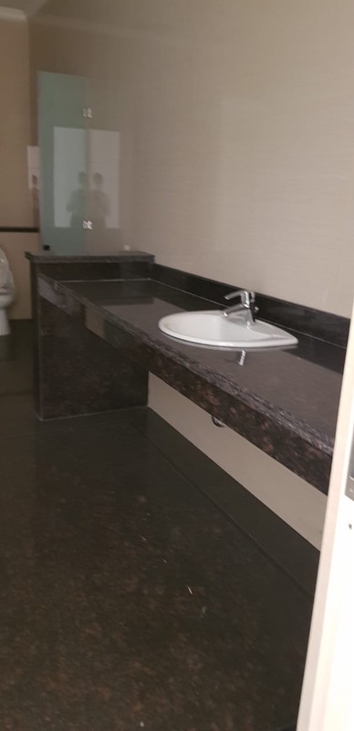 Dijual 800 m2 Gedung Raya Jemursari Surabaya Timur - Gedung Baru Gress 3 Lantai Hadap Nol Jalan Raya Bonus Unit Lift ,Unit Ac, Lampu, Parkiran Mobil Luas Komersial Area cocok buat segala Usaha, Bank, 