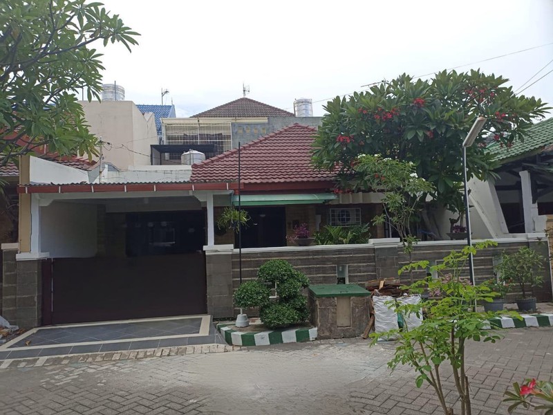 Dijual Rumah cantik dan rapi 1 lantai di Pondok Chandra Taman Sidoarjo