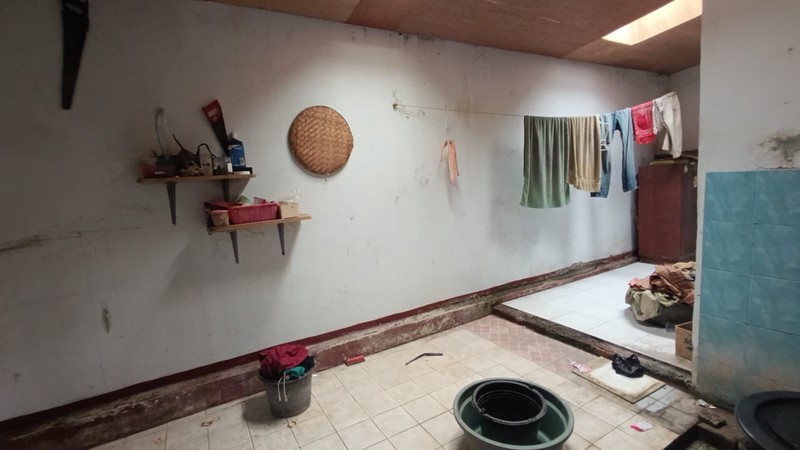 Dijual Rumah Lama Hitung Tanah Dalam Komplek Lokasi Di Larangan, Tangerang