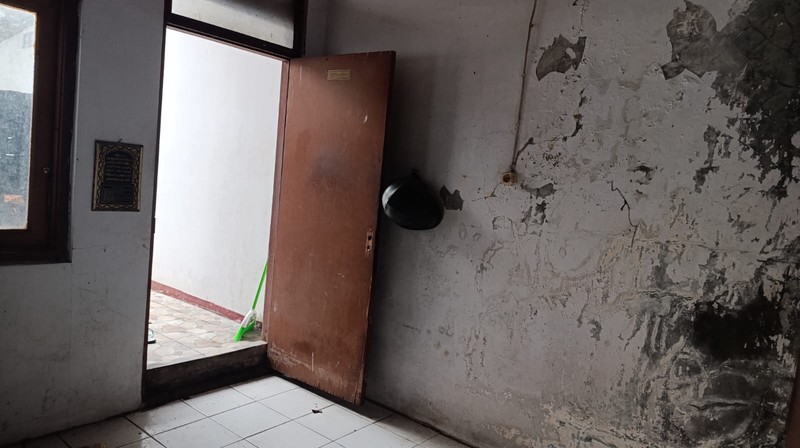 Dijual Rumah Lama Hitung Tanah Dalam Komplek Lokasi Di Larangan, Tangerang