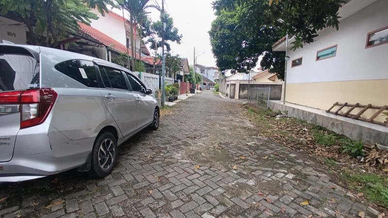 Dijual Rumah Lama Hitung Tanah Dalam Komplek Lokasi Di Larangan, Tangerang