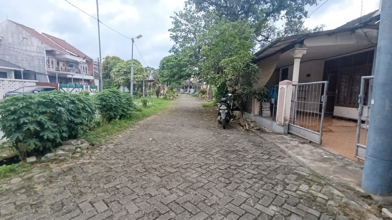Dijual Rumah Lama Hitung Tanah Dalam Komplek Lokasi Di Larangan, Tangerang