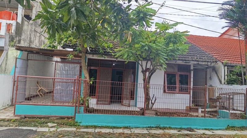 Dijual Rumah Lama Hitung Tanah Dalam Komplek Lokasi Di Larangan, Tangerang