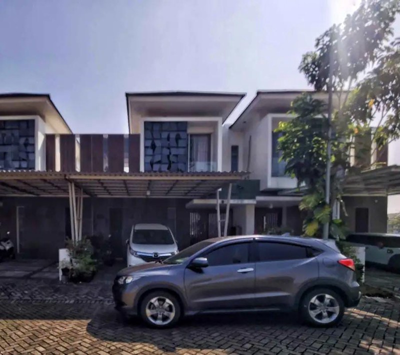 Jual Rumah 2 Lantai Royal Residence Surabaya Barat