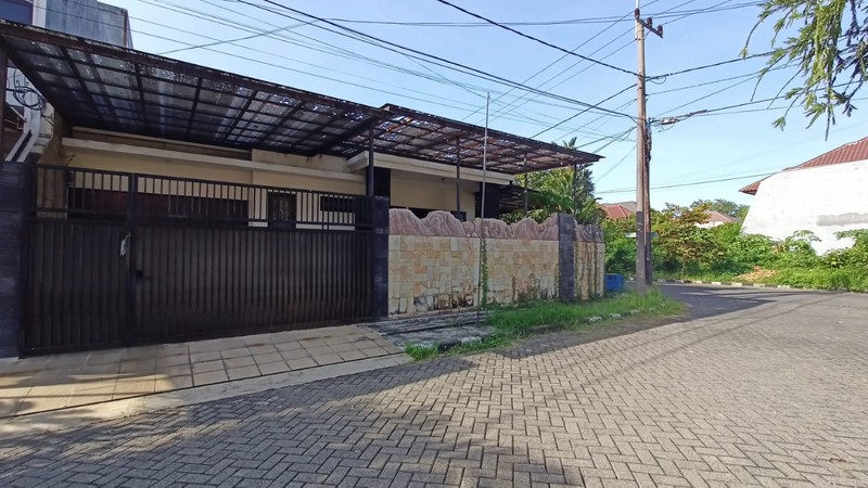 Rumah Hook SHM Babatan Pratama Wiyung Surabaya