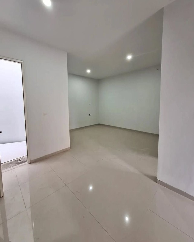 Dijual Rumah Siap Huni Citraland Utara Surabaya Barat - Cluster Palma Classica Full Renovasi Granite Tile Gani Marble, Harga 1,6M Nego  