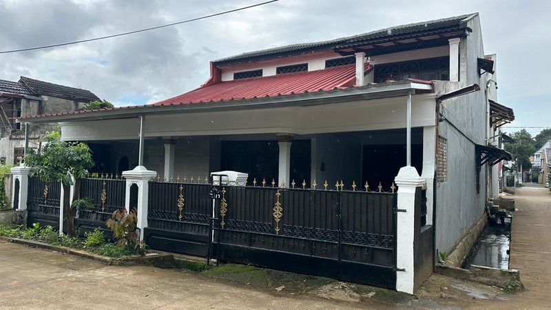 Dijual Rumah 2 Lantai di Depok - 5+1 KT, Lokasi Nyaman & Strategis