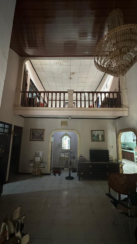 Dijual Rumah 2 Lantai di Depok - 5+1 KT, Lokasi Nyaman & Strategis