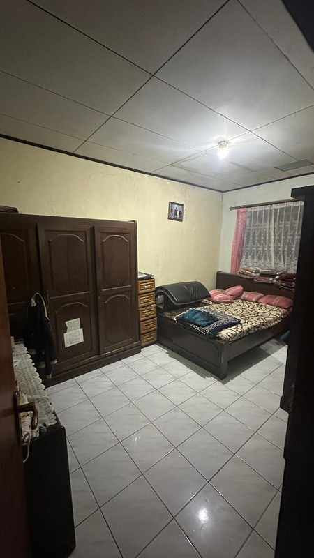 Dijual Rumah 2 Lantai di Depok - 5+1 KT, Lokasi Nyaman & Strategis