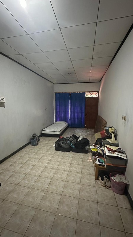 Dijual Rumah 2 Lantai di Depok - 5+1 KT, Lokasi Nyaman & Strategis