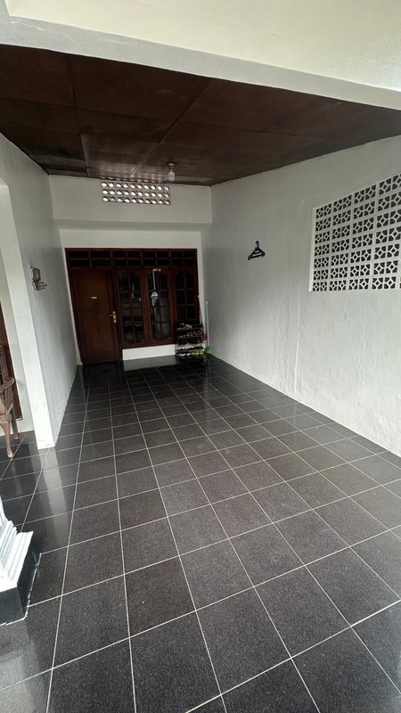 Dijual Rumah 2 Lantai di Depok - 5+1 KT, Lokasi Nyaman & Strategis