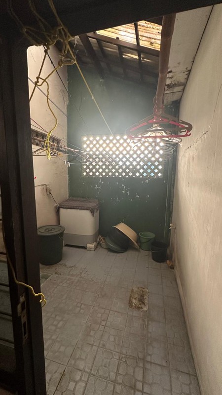 Dijual Rumah 2 Lantai di Depok - 5+1 KT, Lokasi Nyaman & Strategis