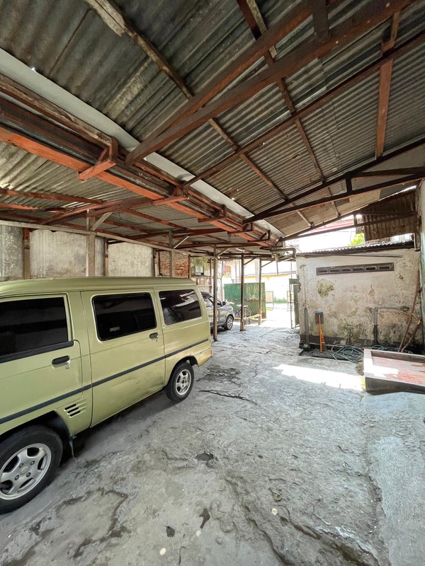 Rumah dan Gudang SHM Gayungan Surabaya LT 819 m²