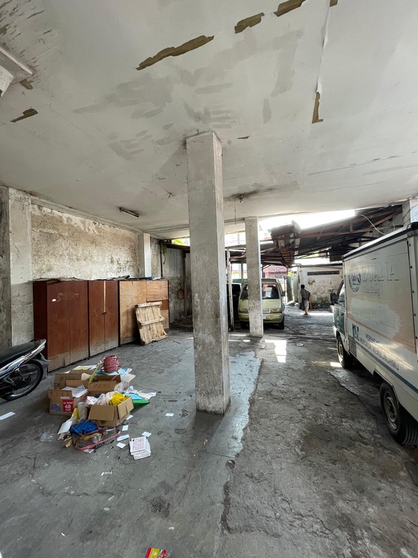 Rumah dan Gudang SHM Gayungan Surabaya LT 819 m²