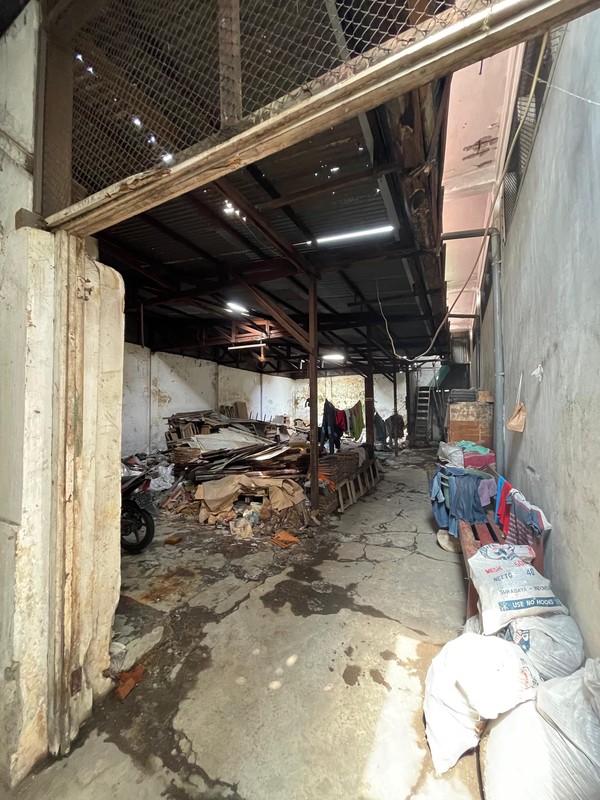 Rumah dan Gudang SHM Gayungan Surabaya LT 819 m²