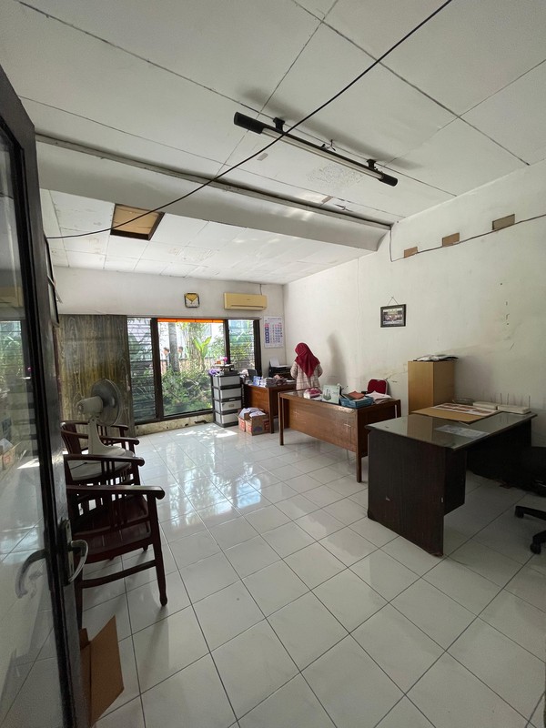 Rumah dan Gudang SHM Gayungan Surabaya LT 819 m²
