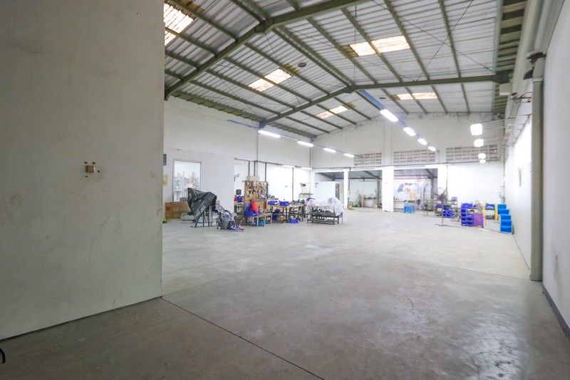 Gudang di Jababeka Cikarang Utara, Bekasi, Akses mudah Tol Cibatu