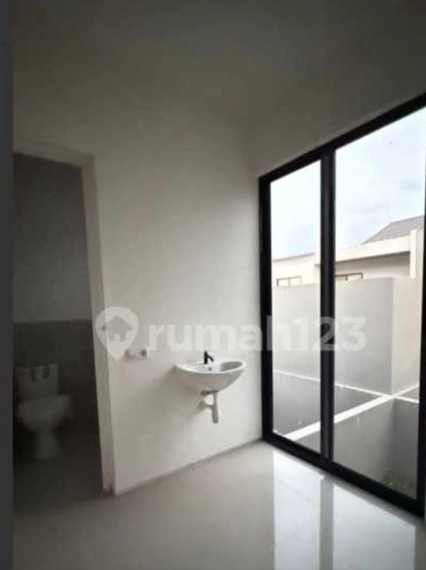 Disewakan Rumah 2 lantai Rungkut Amesta living Sidoarjo Waru