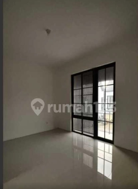 Disewakan Rumah 2 lantai Rungkut Amesta living Sidoarjo Waru