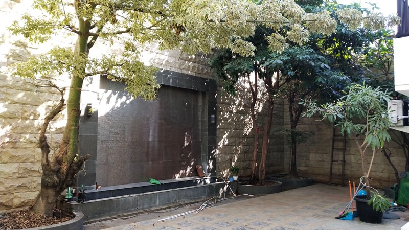 Disewakan 800 m2 Ex Resto / Cafe Jalan Raya Jemursari Surabaya Timur -Parkiran Mobil Luas Komersial Area Cocok Buat Segala Usaha Dekat Raya Prapen, Margorejo Indah, Ubaya Tenggilis Mejoyo