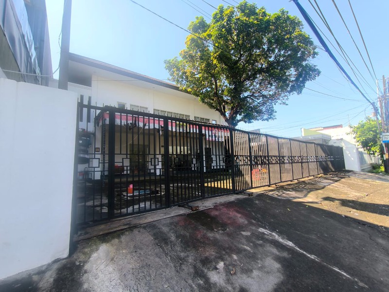 Disewakan 800 m2 Ex Resto / Cafe Jalan Raya Jemursari Surabaya Timur -Parkiran Mobil Luas Komersial Area Cocok Buat Segala Usaha Dekat Raya Prapen, Margorejo Indah, Ubaya Tenggilis Mejoyo