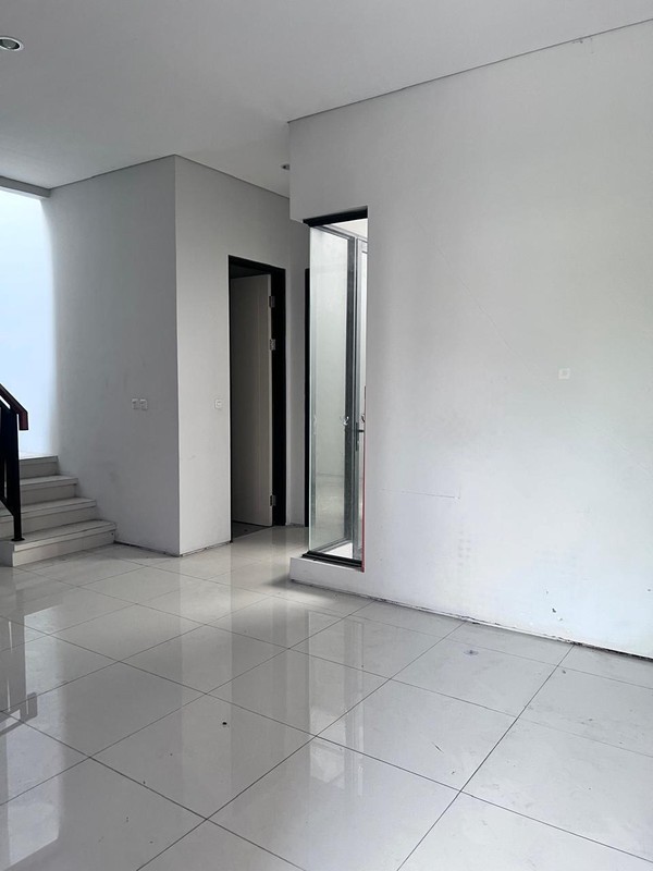 Dijual rumah 2 lantai Pondok Tjandra Indah Cluster Rubby