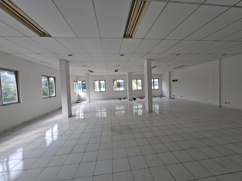 Ruko Gandeng Bukit Gading Indah Kelapa Gading 
Luas 170 m2