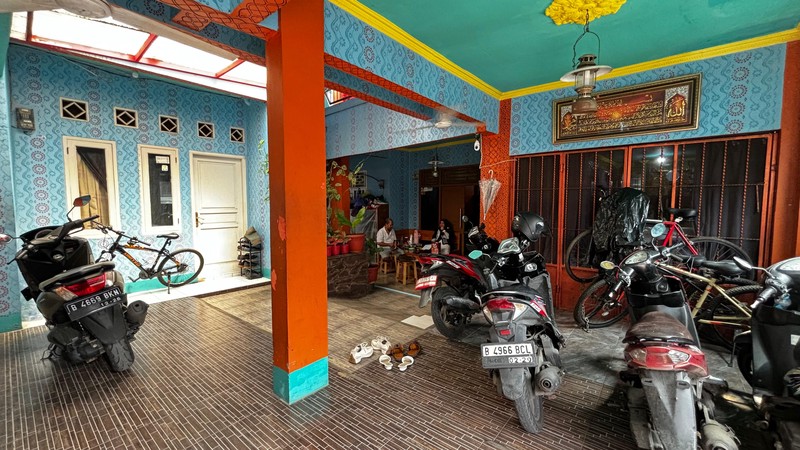 Rumah Utama dengan Kamar kosan + Kontrakan di Joglo Kembangan Jakarta Barat