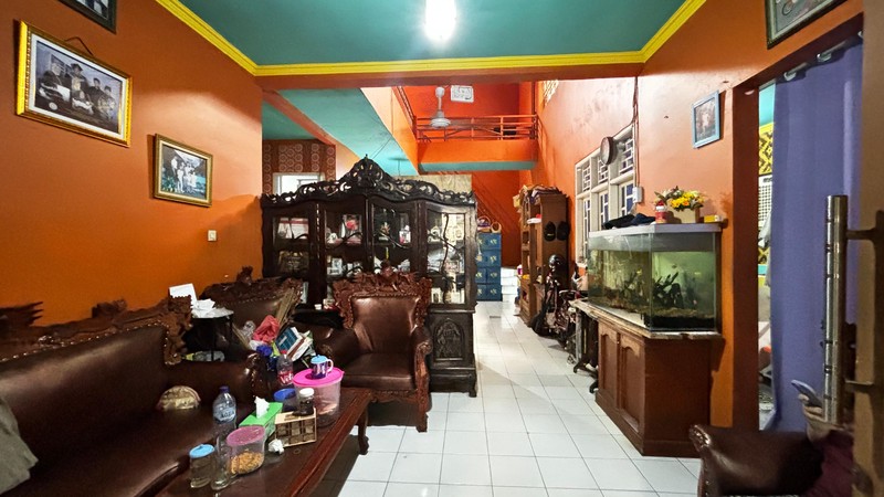 Rumah Utama dengan Kamar kosan + Kontrakan di Joglo Kembangan Jakarta Barat