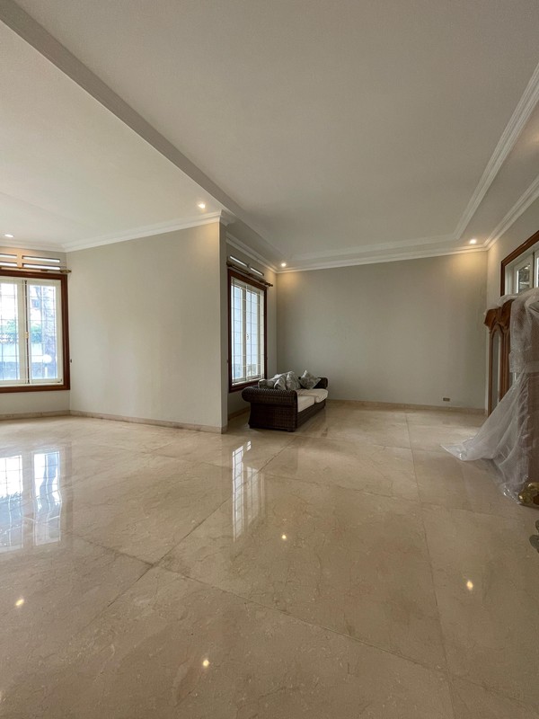 Disewa Rumah Mewah di Menteng Dekat Jl Agus Salim