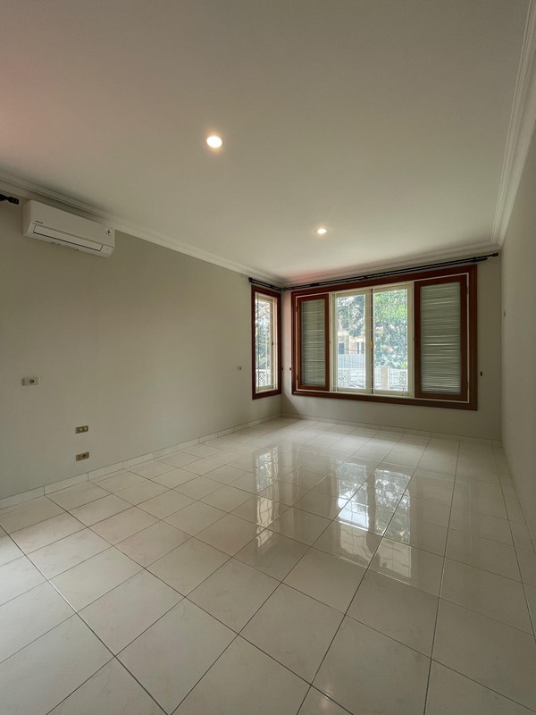 Disewa Rumah Mewah di Menteng Dekat Jl Agus Salim