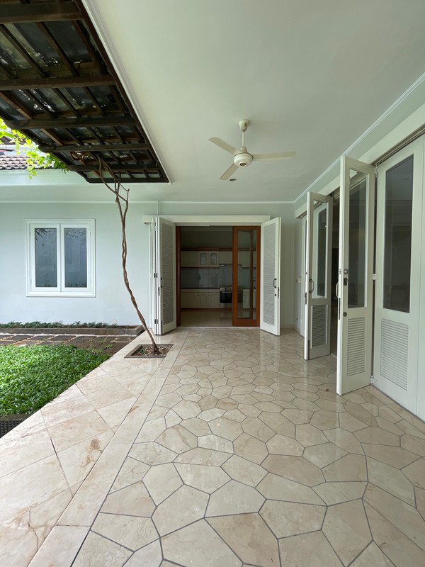 Disewa Rumah Mewah di Menteng Dekat Jl Agus Salim