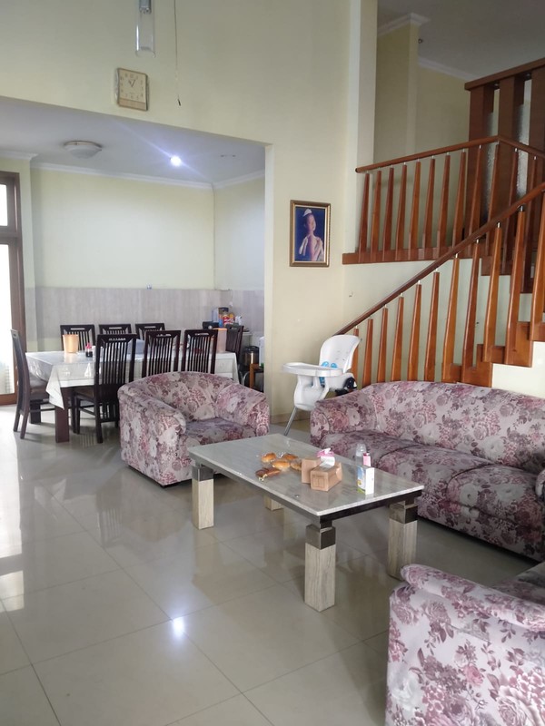 Rumah 6 Kamar di Kawasan Sejuk Cigadung Kota Bandung