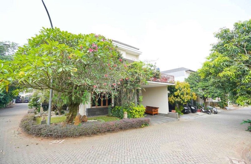 Rumah Classic Modern Hook Grand Cibubur Country - Kayu Jati Mewah  Siap Huni