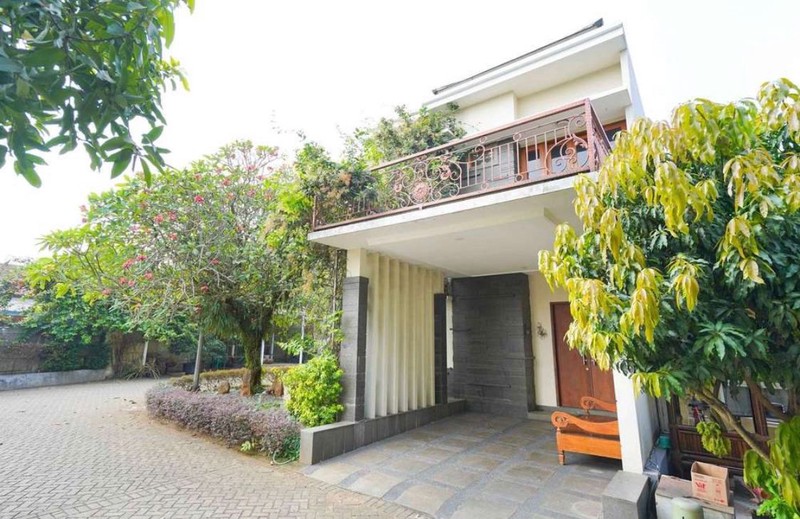 Rumah Classic Modern Hook Grand Cibubur Country - Kayu Jati Mewah  Siap Huni