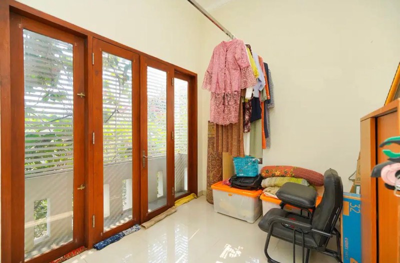 Rumah Classic Modern Hook Grand Cibubur Country - Kayu Jati Mewah  Siap Huni
