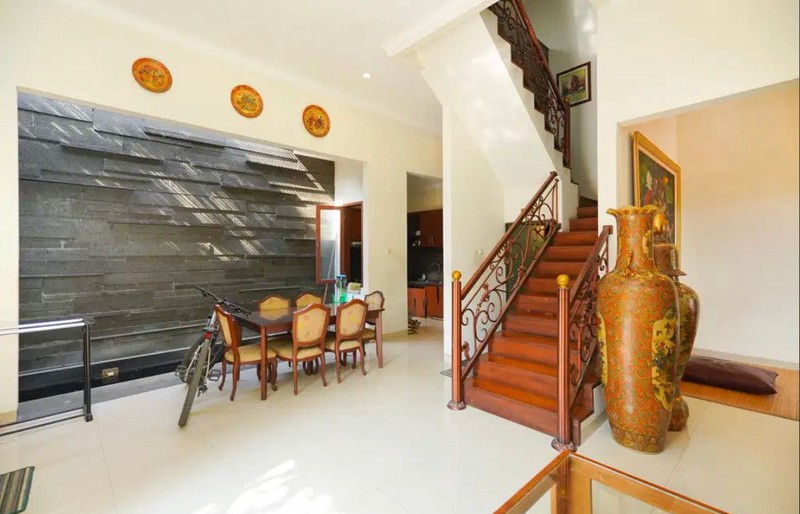 Rumah Classic Modern Hook Grand Cibubur Country - Kayu Jati Mewah  Siap Huni