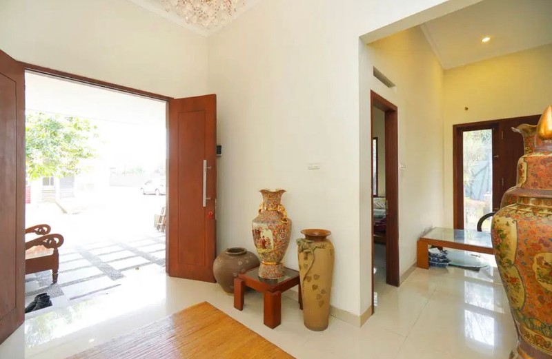 Rumah Classic Modern Hook Grand Cibubur Country - Kayu Jati Mewah  Siap Huni