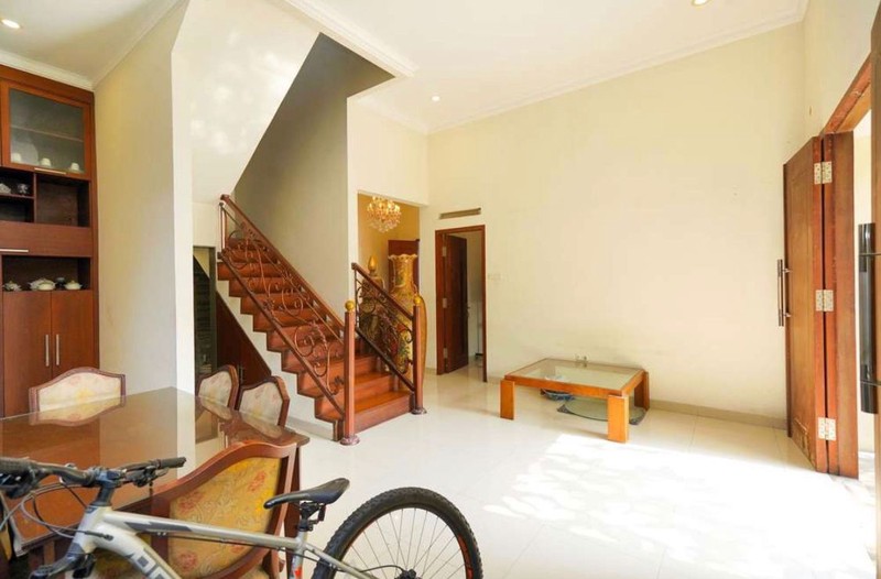 Rumah Classic Modern Hook Grand Cibubur Country - Kayu Jati Mewah  Siap Huni