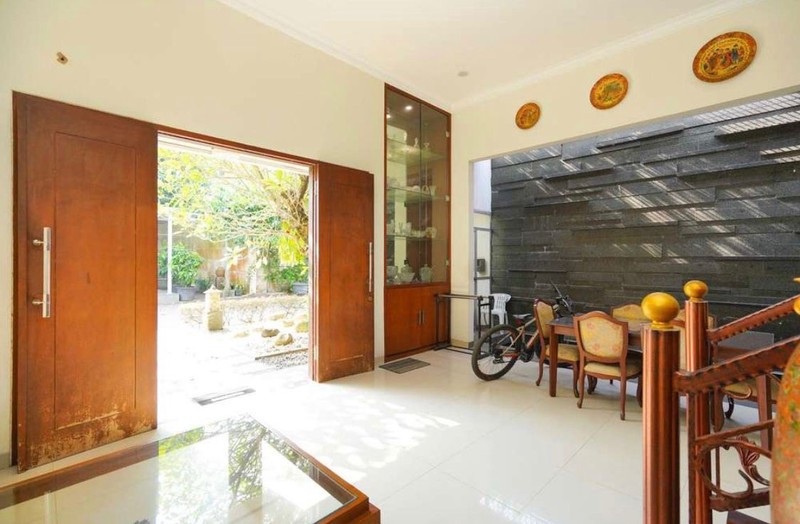 Rumah Classic Modern Hook Grand Cibubur Country - Kayu Jati Mewah  Siap Huni