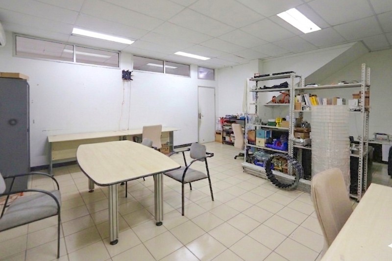 Gudang di Jababeka Cikarang Utara, Bekasi, Akses mudah Tol Cibatu