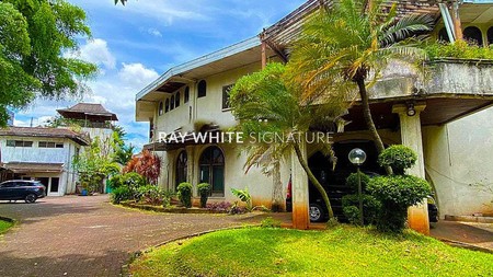 Rumah Klasik dengan Lokasi Strategis di Jl. Bangka Raya Cocok Untuk Bisnis