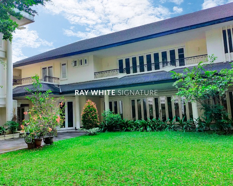 Rumah Dengan Lahan Luas di Jl. Teuku Umar Menteng Jakarta Selatan