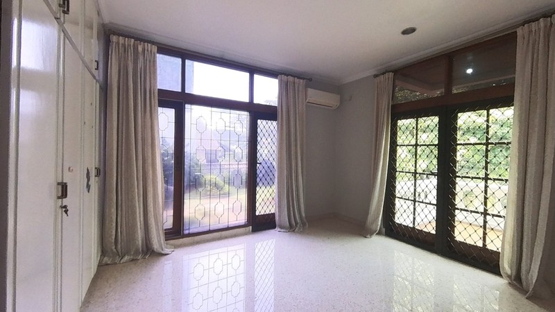 Rumah Jl Sekolah Duta, Pondok Indah, Jakarta Selatan