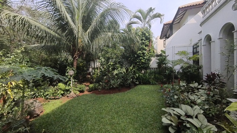 Rumah Jl Sekolah Duta, Pondok Indah, Jakarta Selatan