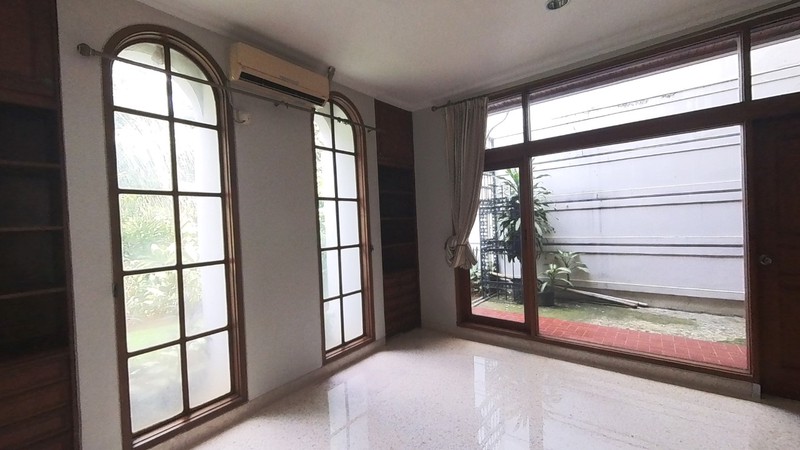 Rumah Jl Sekolah Duta, Pondok Indah, Jakarta Selatan