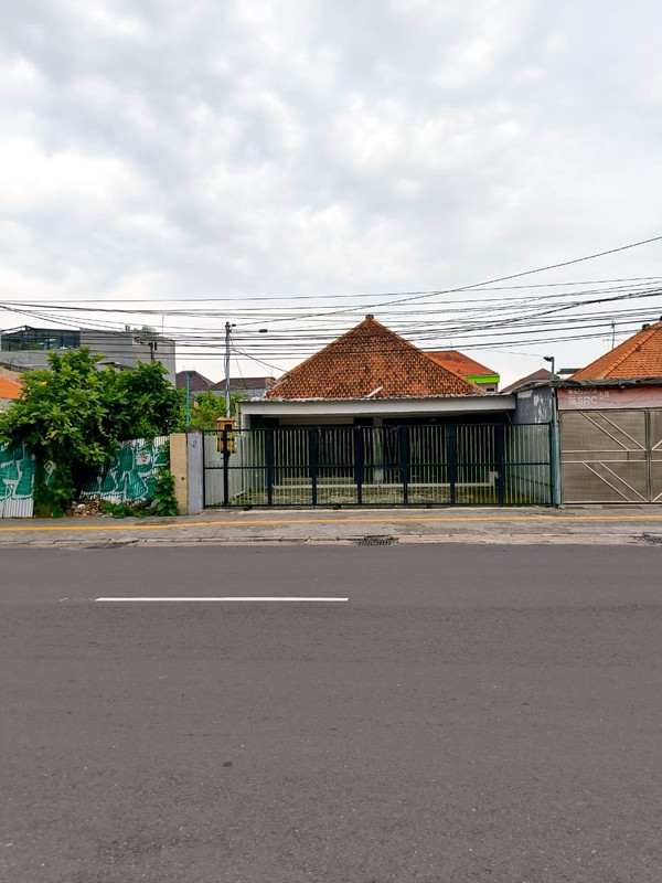 DISEWAKAN BANGUNAN KOMERSIL JALAN KARTINI SURABAYA PUSAT
