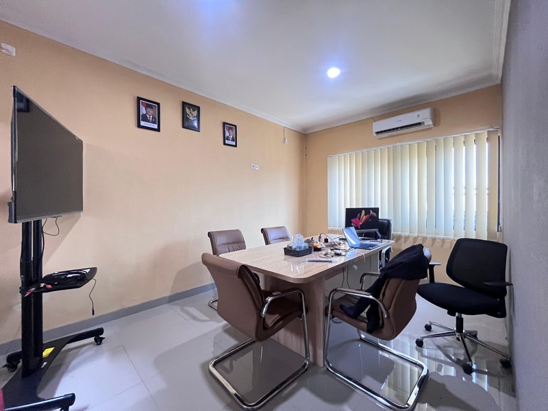 Gudang baru siap operasional, bisa masuk tronton 40 ft di pinggir jalan raya Tole Iskandar Depok Jawa Barat