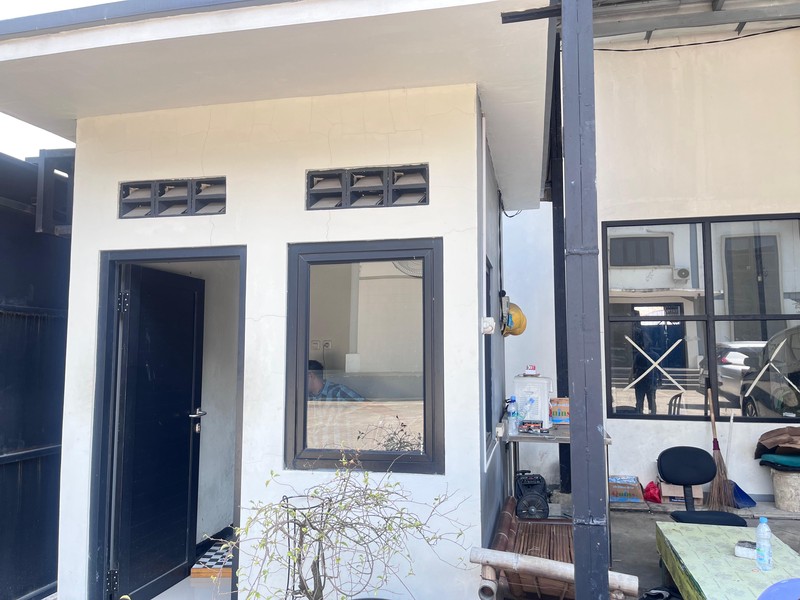 Gudang baru siap operasional, bisa masuk tronton 40 ft di pinggir jalan raya Tole Iskandar Depok Jawa Barat